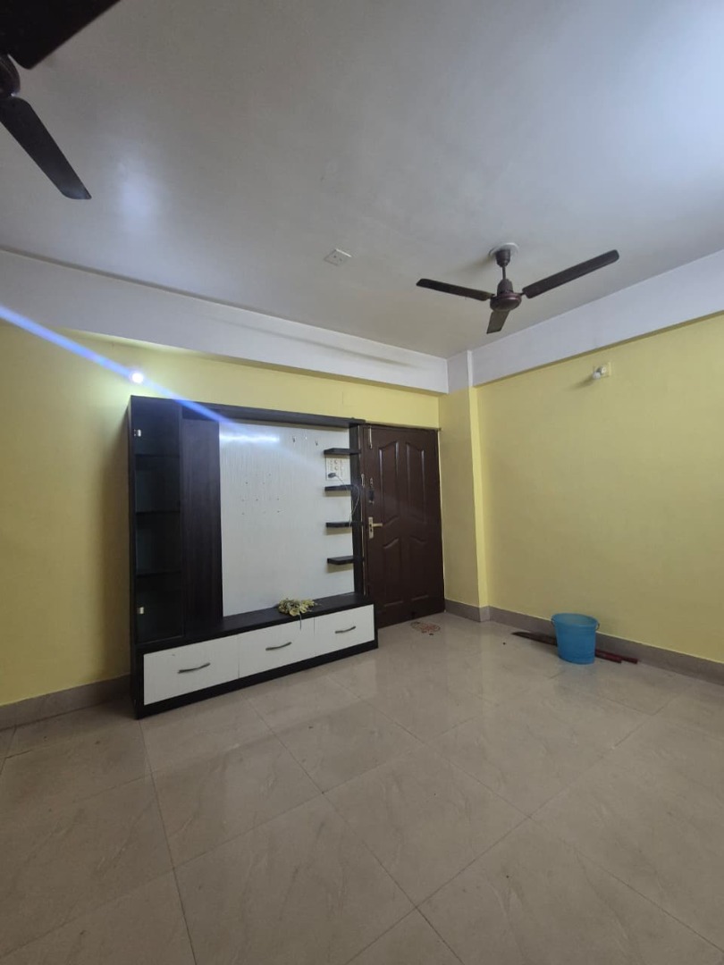 Semi Furnished 3bhk in Kahilipara, Guwahati, Assam, India for Rent
